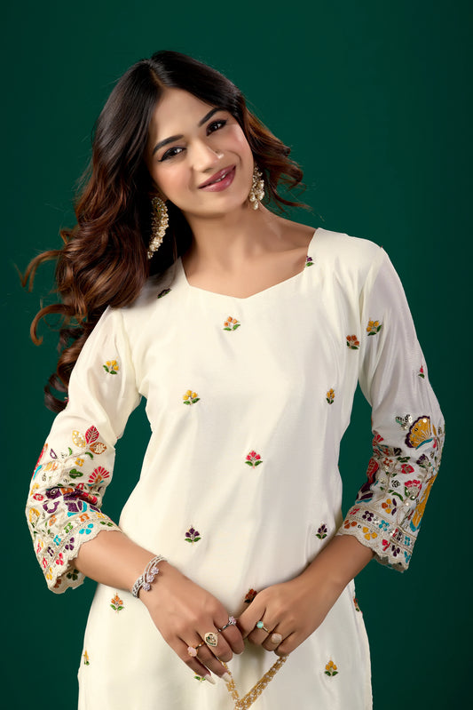 Women’s Off White Chinon Kurti Set